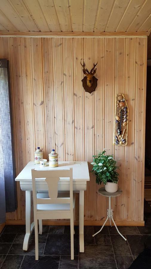 Farmer Apartment Laukvik Bagian luar foto